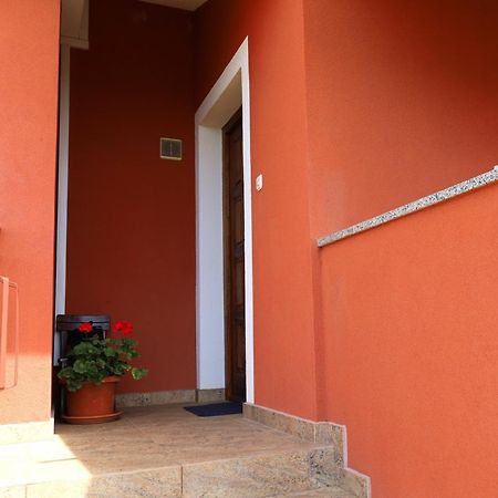 Apartment Zita With 1 Bedroom In Relaxing Surroundings Near Umag Eksteriør bilde