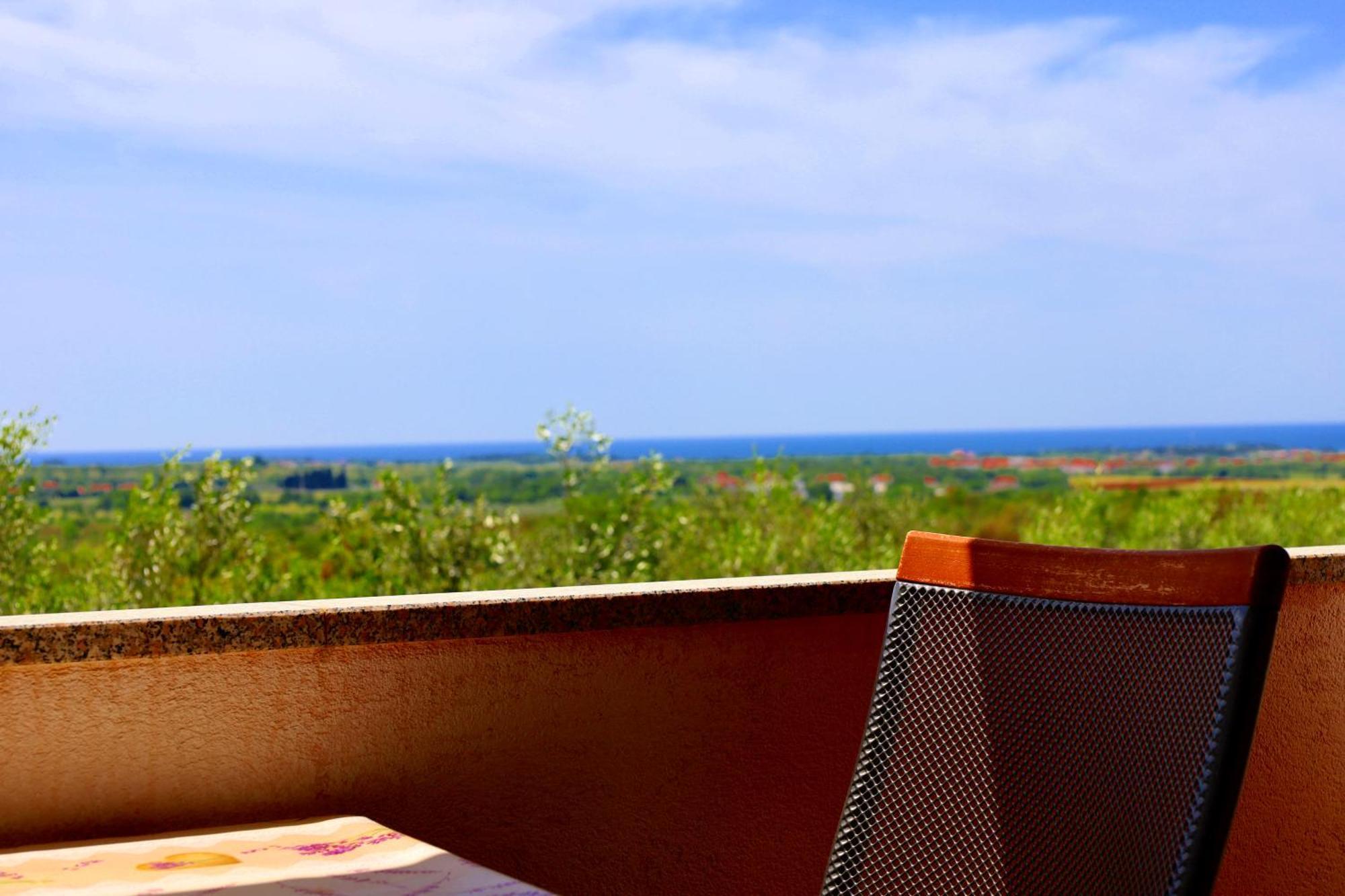 Apartment Zita With 1 Bedroom In Relaxing Surroundings Near Umag Eksteriør bilde