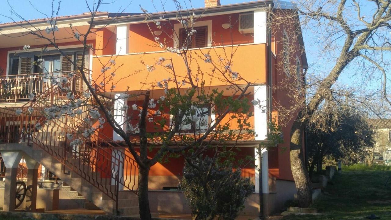 Apartment Zita With 1 Bedroom In Relaxing Surroundings Near Umag Eksteriør bilde