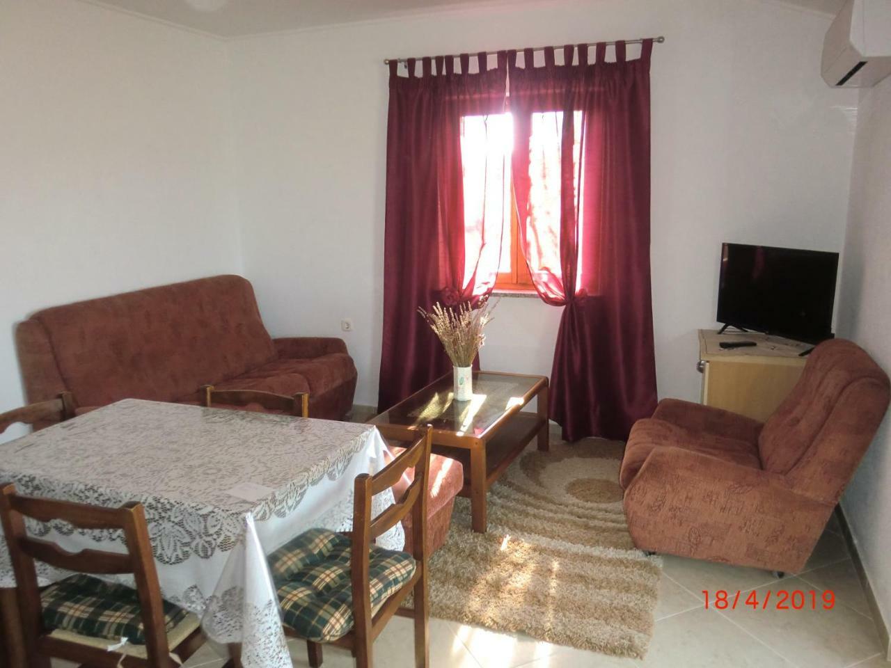 Apartment Zita With 1 Bedroom In Relaxing Surroundings Near Umag Eksteriør bilde